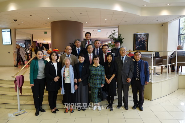 유럽한인총연합회는‘유럽한인100년사’ 편집위원 회의를 11월 2일부터 4일까지 프랑스 파리 메리어트 리브 고쉬 호텔에서 개최했다. (사진 유럽한인총연합회)
