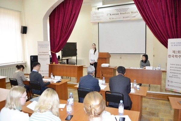 지난 11월 14일부터 16일까지 카자흐스탄 ‘국제관계 및 세계언어대’(이하 세계언어대)에서는 ‘제2회 한국학주간’이 이 대학 한국학센터의 기획으로 개최됐다. (사진 중앙아시아 한국학교수협의회)