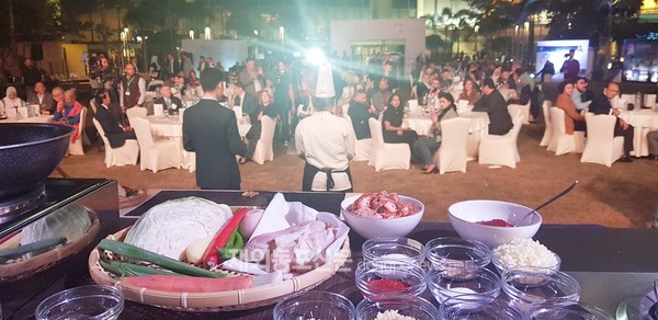 주이집트한국문화원은 11월 26일 카이로 리츠칼튼호텔 야외무대에서 ‘2019 한국의 맛(Taste of Korea)’ 행사를 개최했다. (사진 주이집트한국문화원)