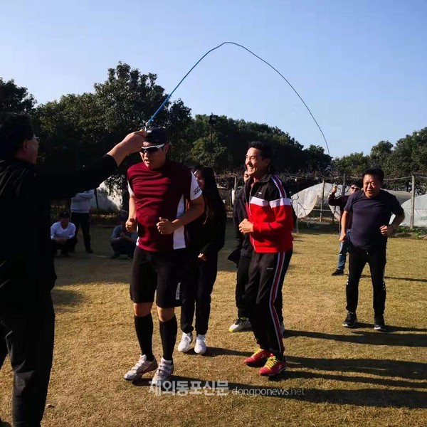 중국 상하이 지역 충청, 호남, 부울경 등 첫 3개 시.도 향우회 체육대회가 상하이 서쪽 지역 아사모 농장에서 80여 명이 참가한 가운데 열렸다. (사진 류제영 재외기자)