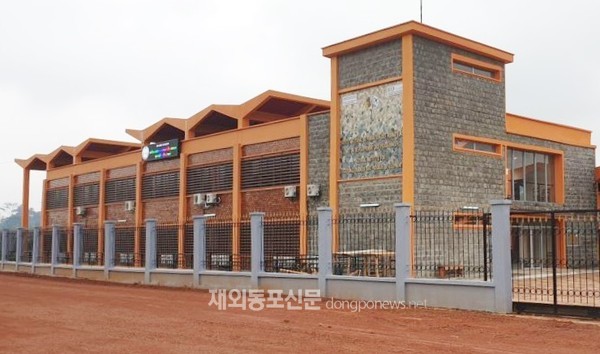 한국국제협력단은 12월 20일 오전 아프리카 카메룬 수도 야운데에서 카메룬 최초 직업훈련교사 양성기관인 국립직업훈련교육원 준공식을 개최한다. 카메룬 국립직업훈련교육원 전경 (사진 한국국제협력단)
