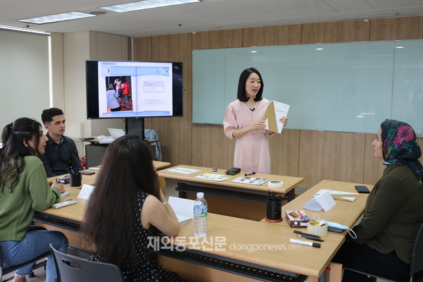 세종학당 한국어 교원 수업 모습 (사진 세종학당재단)