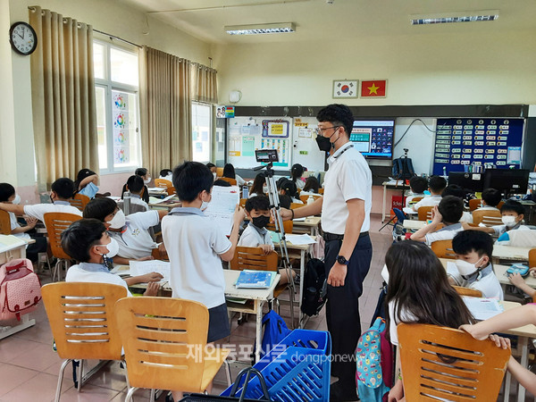 베트남 호치민시한국국제학교는 지난 4월 13일 ‘온라인 학부모 수업 공개의 날’을 진행했다. (사진 호치민시한국국제학교)