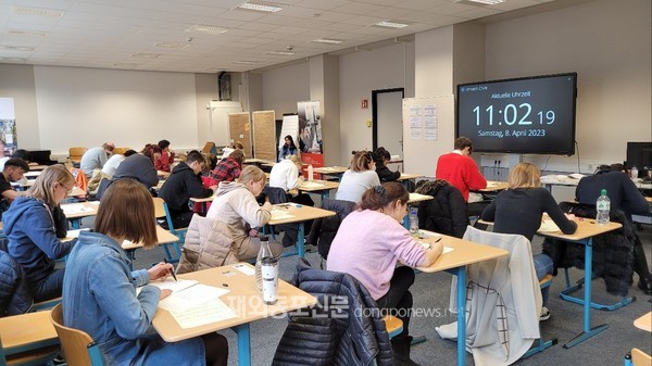 ‘제87회 한국어능력시험(TOPIK)’이 지난 4월 8일 독일 함부르크한인학교에서 실시됐다. (사진 김복녀 재외기자)