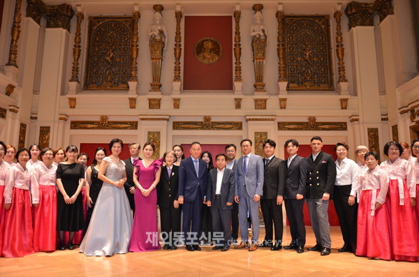 판아시아가 주최하는 ‘2023 가을맞이 가곡의 밤’이 지난 10월 12일 저녁 7시 오스트리아 비엔나 시내 뮐가세 28 에르마르잘(Ehrbarsaal)에서 열렸다. (사진 김운하 해외편집위원)