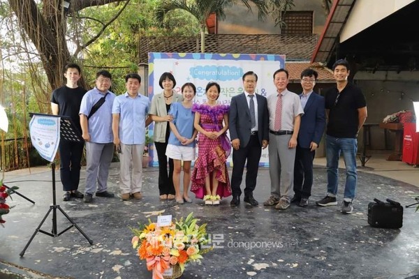 캄보디아 거주 다문화가정자녀들을 중심으로 구성된 라온제나어린이합창단이 설날인 지난 2월 10일 오후 5시 프놈펜 소재 사마티 레이크 리조트에서 ‘2024 작은 음악회’를 개최했다. (사진 박정연 재외기자)