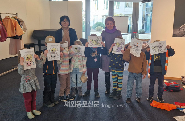 주독일한국문화원(이하 문화원)은 지난 3월 6일 독일 유치원생들을 문화원으로 초청해 한국문화를 소개하는 행사를 개최했다. (사진 주독일한국문화원)