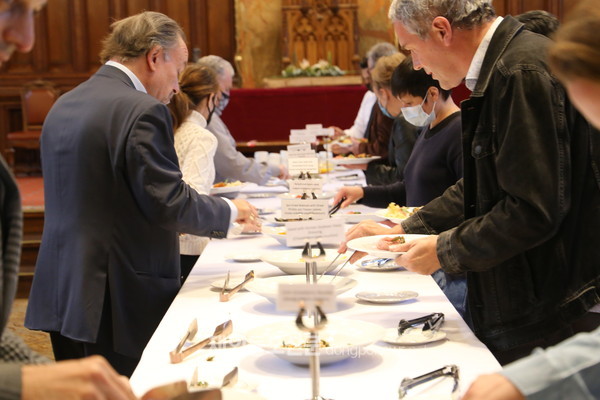 주벨기에한국문화원은 지난 9월 20일 브뤼셀 시청에서 현지 언론인 80여명을 초청해 한국 사찰음식 체험행사를 개최했다. (사진 주벨기에한국문화원)