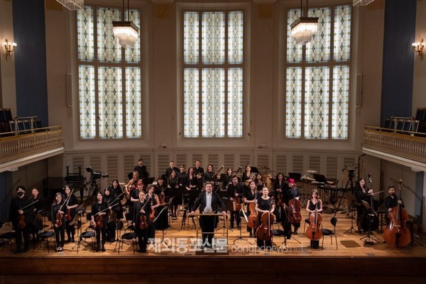 한-오 필하모닉의 제22회 정기연주회가 지난 10월 27일 저녁 7시 30분 오스트리아 비엔나 콘체르트하우스 모차르트 홀에서 비대면 라이브 스트리밍 방식으로 열렸다. (사진 김운하 해외편집위원)