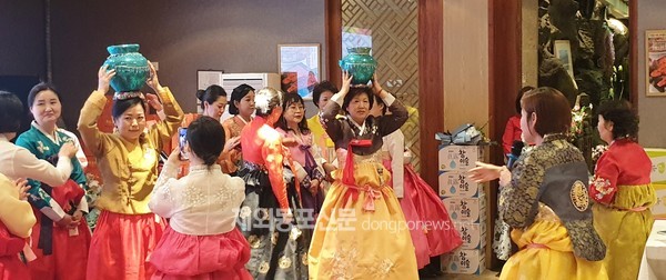 북경애심여성네트워크는 지난 3월 11일 중국 베이징 왕징에 위치한 한식당 자하문에서 ‘2023년 회원의 날, 만남의 장’ 행사를 개최했다. (사진 이나연 재외기자)