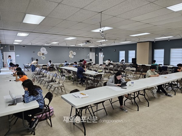 재미한국학교협의회(NAKS)는 지난 3월 22~24일 미국 전역에 있는 한국학교 5~12학년 학생들을 대상으로 ‘제28회 NAKS 한국어 능숙도 평가’를 실시했다. 템파통합한국학교 NKT 시험장 모습 (사진 NAKS)